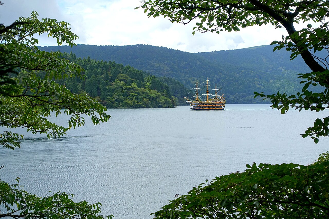 芦之湖海贼船游湖 参考图 1